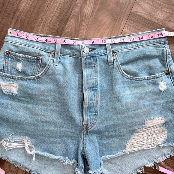 Two Levi's 501 cut-off shorts - Picture 9 of 14